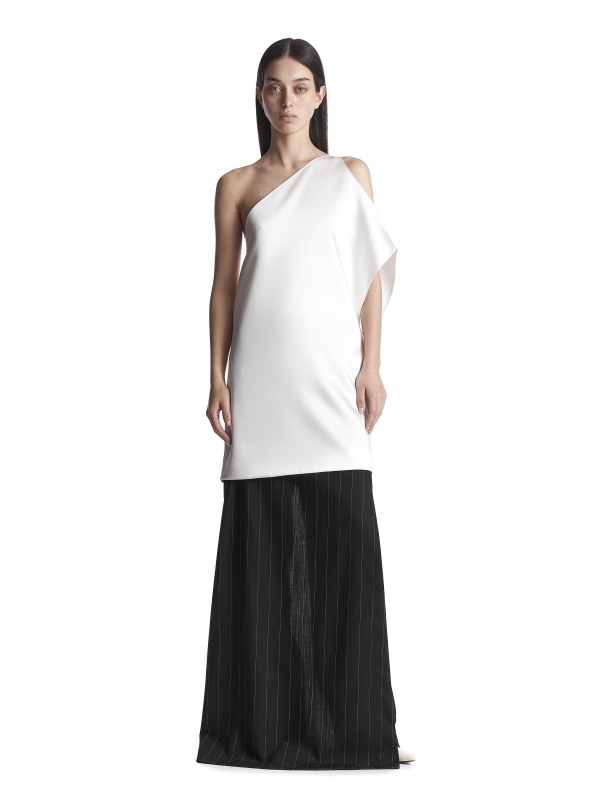 Чем больше платьев, тем лучше. 20 летних