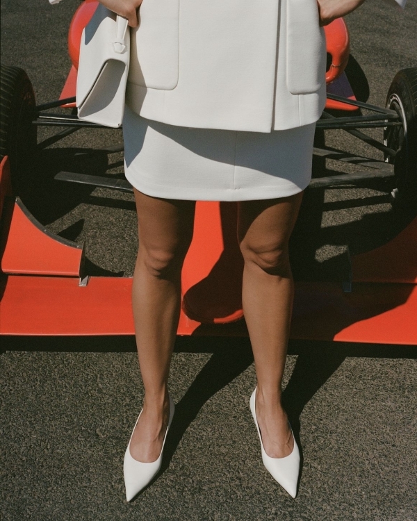 Акцент на женственность. Подборка юбок, платьев и