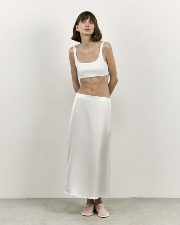 Акцент на женственность. Подборка юбок, платьев и