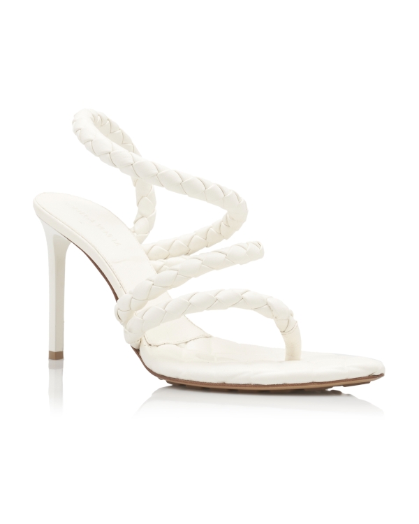 Больше, чем просто босоножки: 20 модных пар