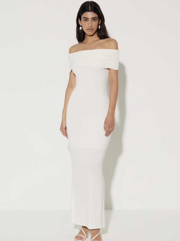 Чем больше платьев, тем лучше. 20 летних