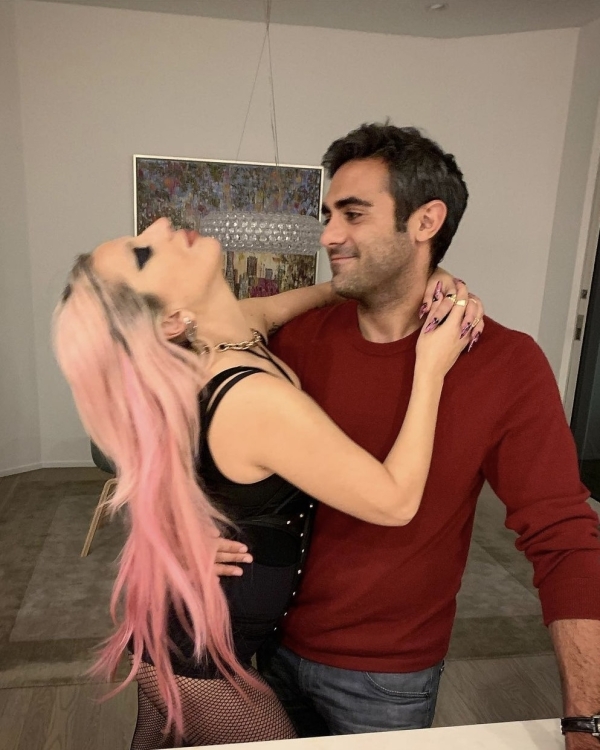 Одной невестой больше: Леди Гага выходит замуж