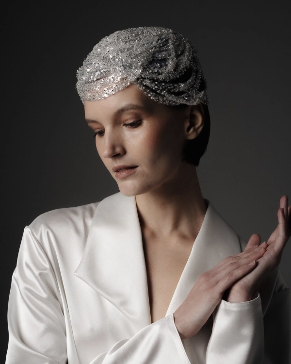 Для непринужденного шика. 18 головных уборов-украшений для