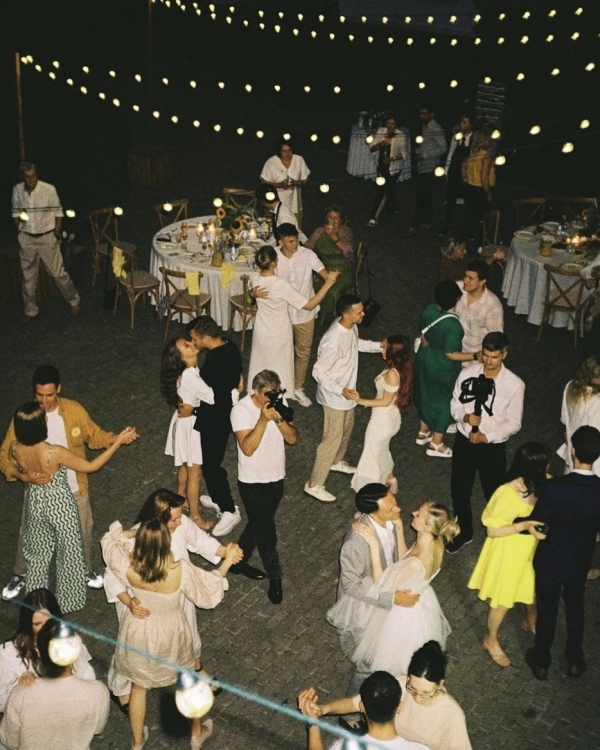 Обойдемся без «Горько!»: как написать речь гостям