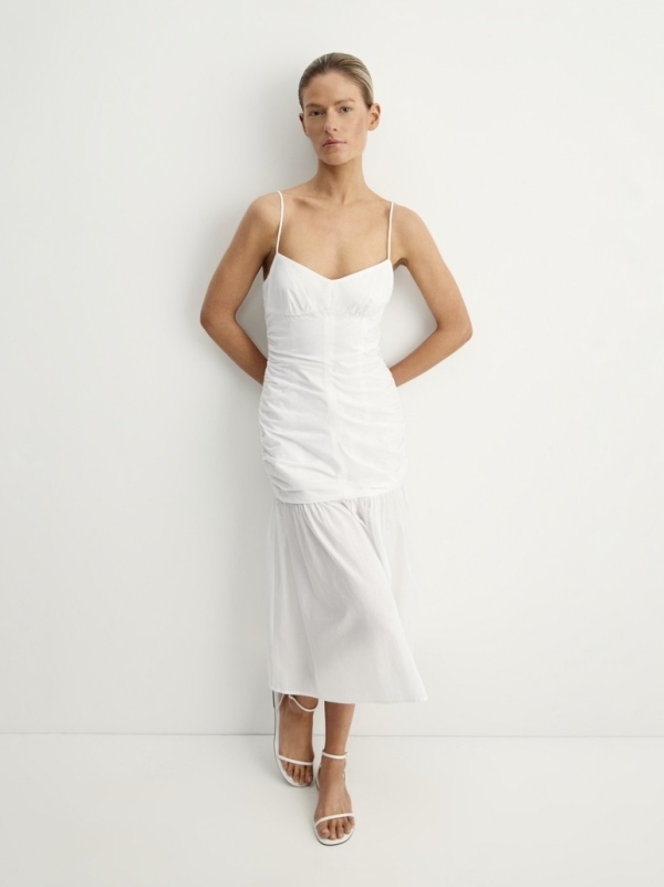 Чем больше платьев, тем лучше. 20 летних