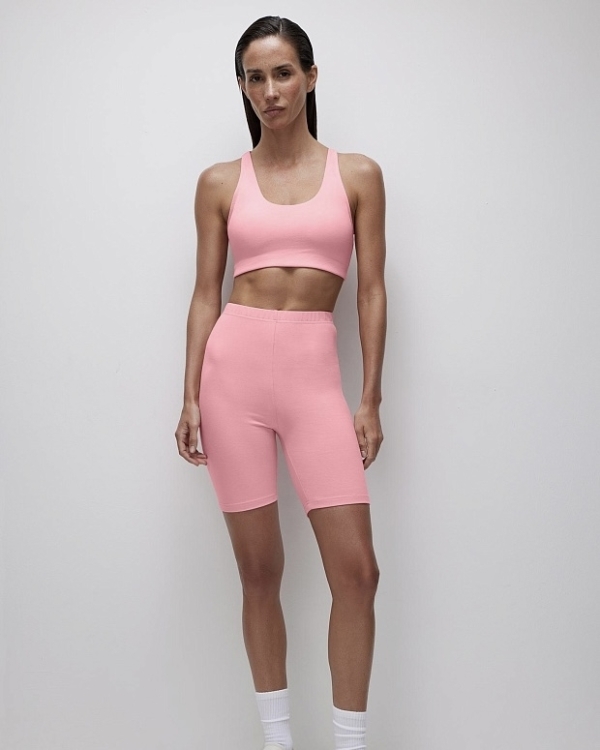 В форме круглый год. Спортивные образы локальных