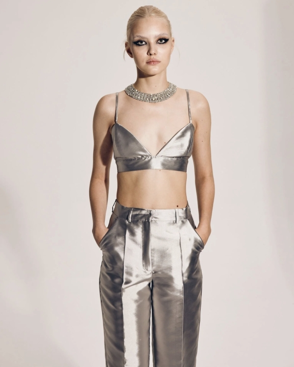 Страз много не бывает. Выбираем образ невесты