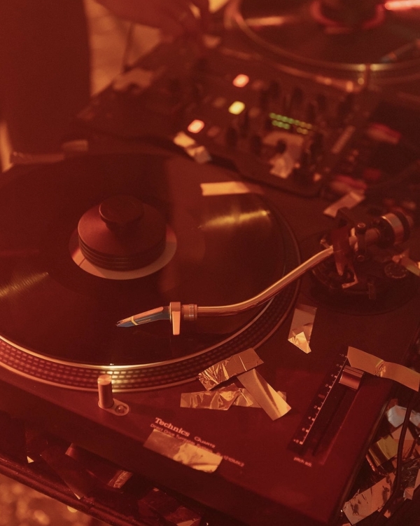 Страз много не бывает. Выбираем образ невесты