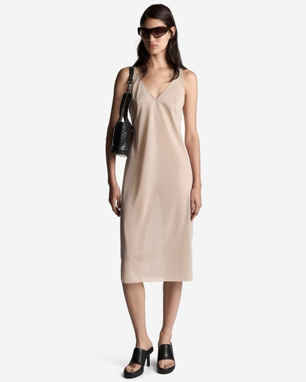 Тренд на прозрачность создан для жаркой погоды.