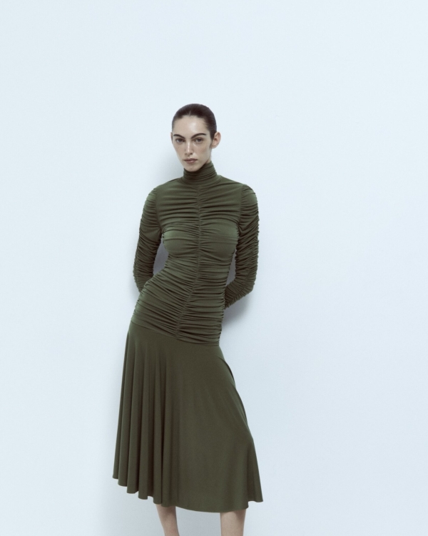 Собрали вечерние образы для беременных — 30