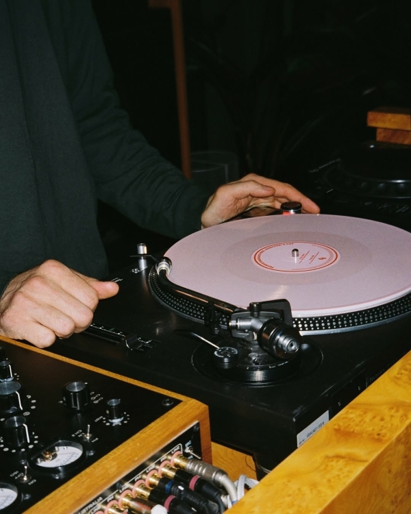 Бары с летними вечеринками, где можно устроить