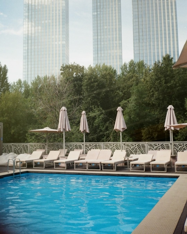 Лучшие пляжные клубы Москвы, где можно отпраздновать