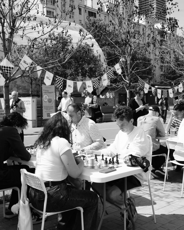 «Король папарацци» в МАММ, «Черешневое меню» в