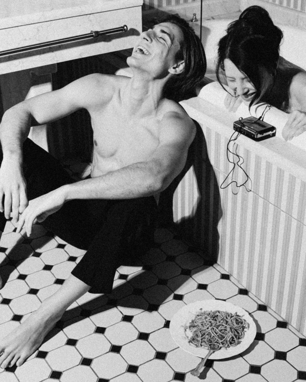 Любовь без общего быта: каким парам подходит