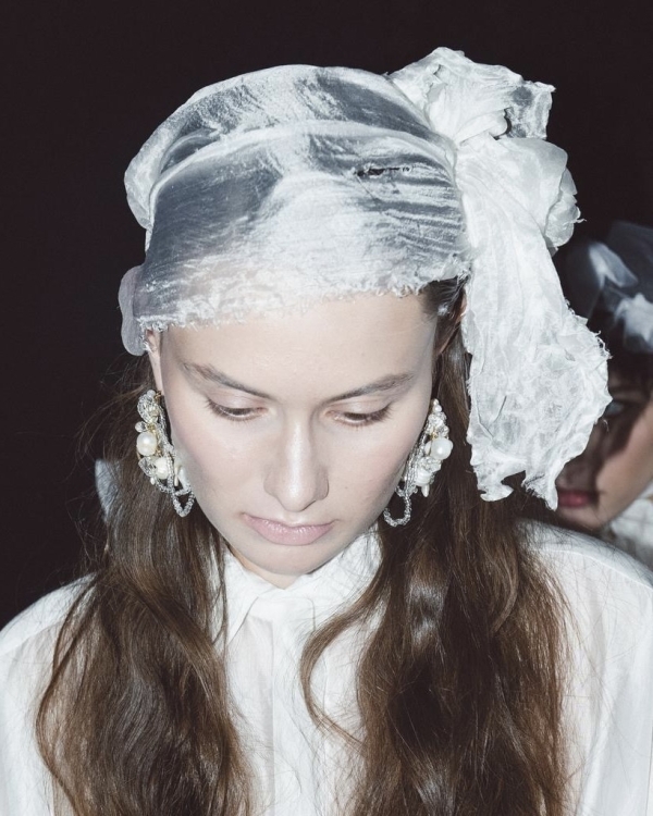 Навязалась. Как чалма заменила фату в этом