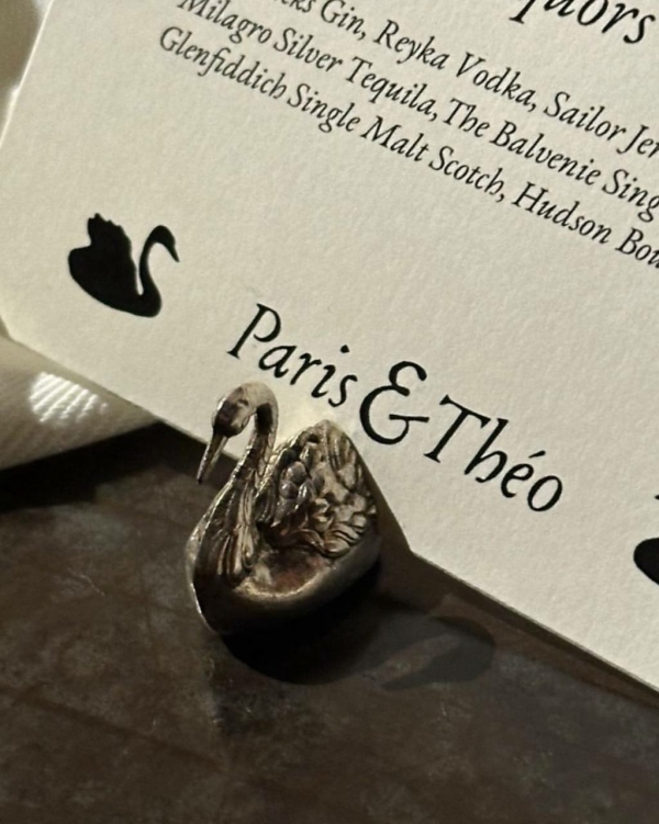 Приплыли. Лебеди в свадебном декоре — трендовая отсылка