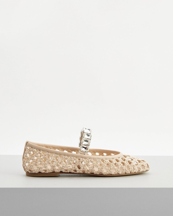 Балетки — лучшая летняя обувь для невесты