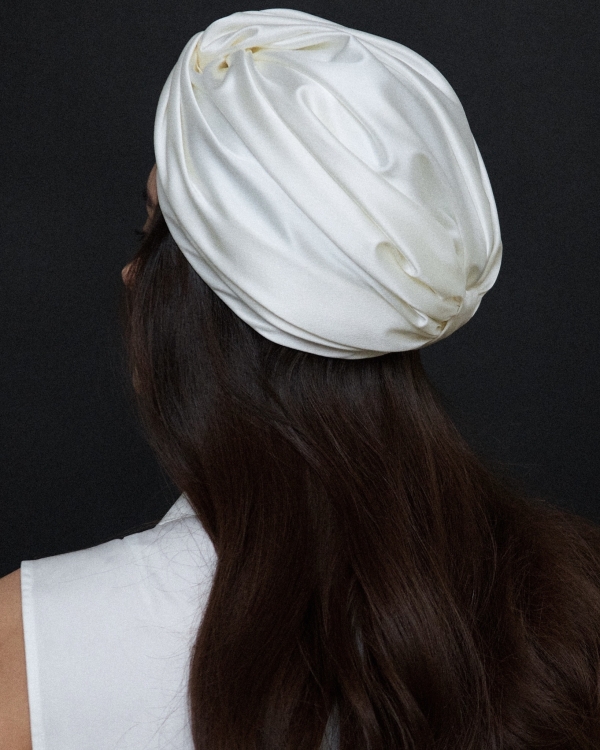 Навязалась. Как чалма заменила фату в этом