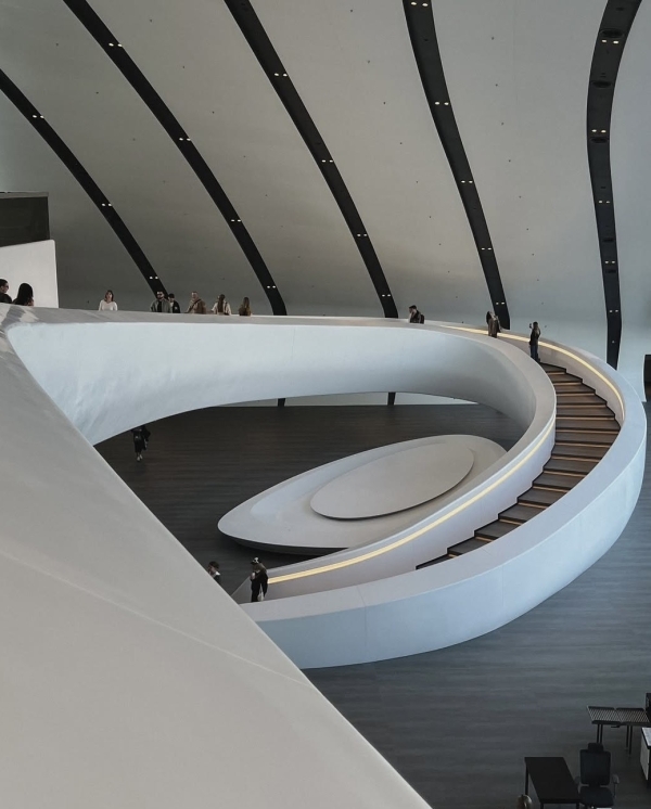 Где познакомиться с интеллигентным мужчиной в Санкт-Петербурге?