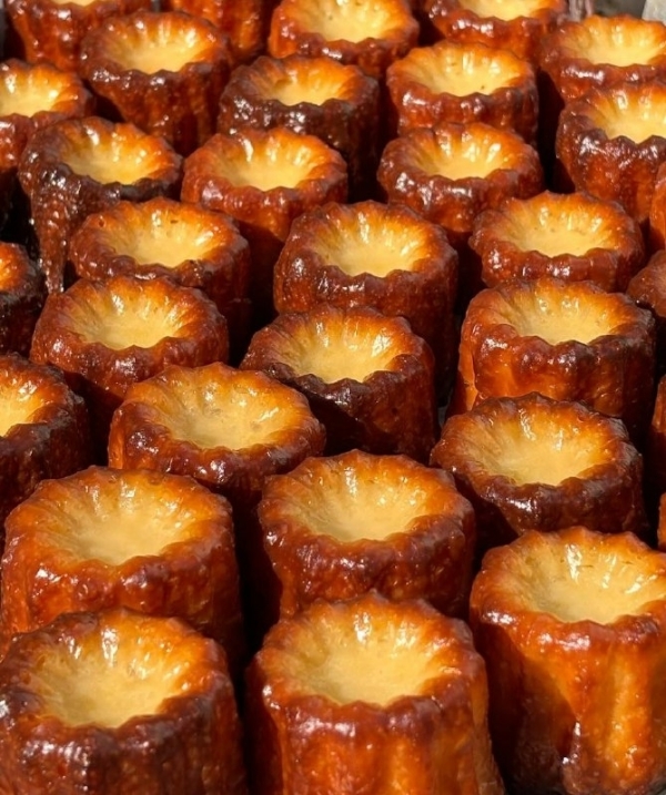 Крапива с крабом в Soma, Адель в