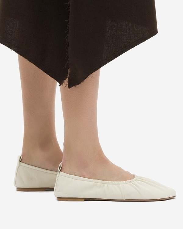 Балетки — лучшая летняя обувь для невесты