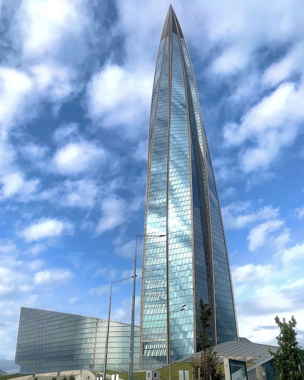 Где познакомиться с интеллигентным мужчиной в Санкт-Петербурге?