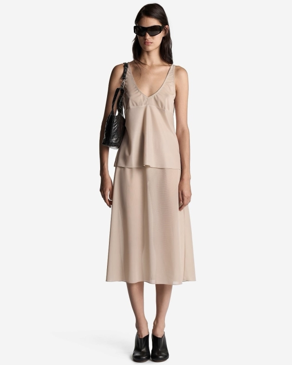 Тренд на прозрачность создан для жаркой погоды.