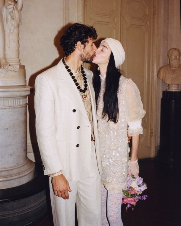 Навязалась. Как чалма заменила фату в этом