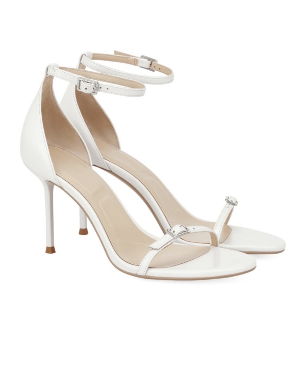 Где найти босоножки для свадебного образа?