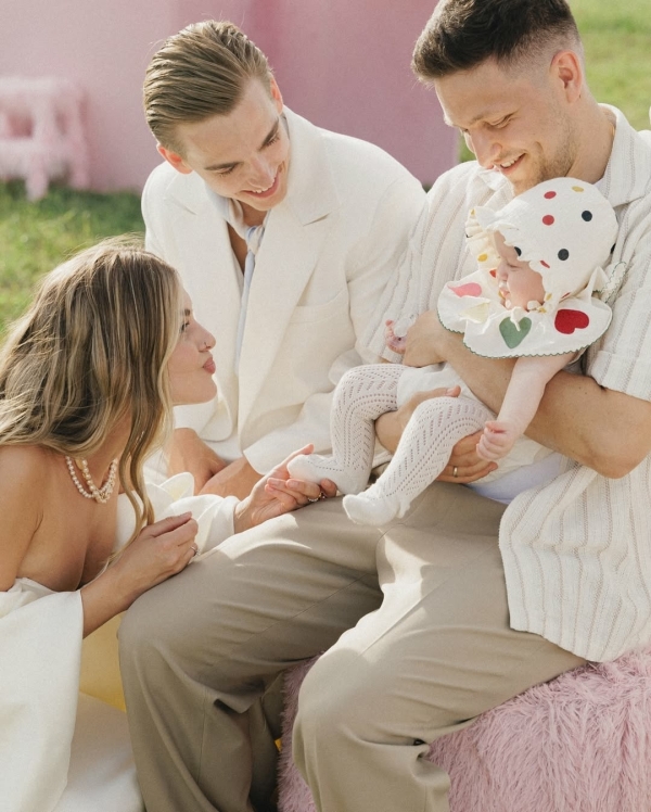 Нужно ли приглашать на свадьбу гостей вместе