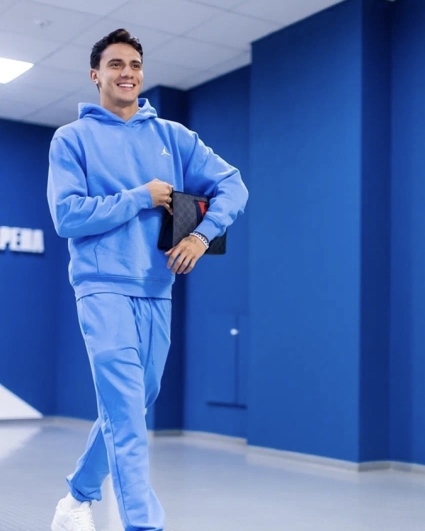 Где познакомиться с интеллигентным мужчиной в Санкт-Петербурге?