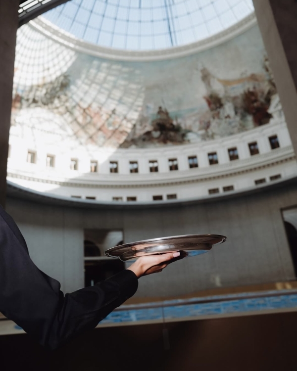 Метровая башня из лангустинов и другие интересные