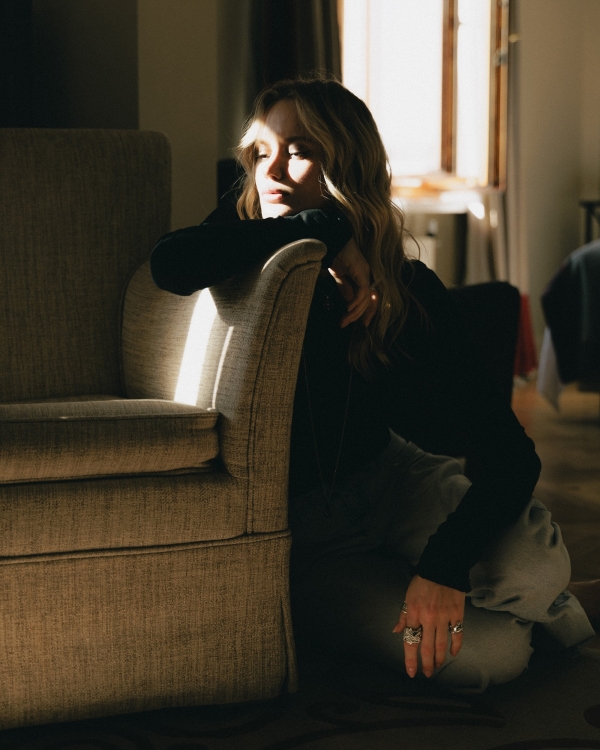 Интервью с невестой о свадьбе в эстетике