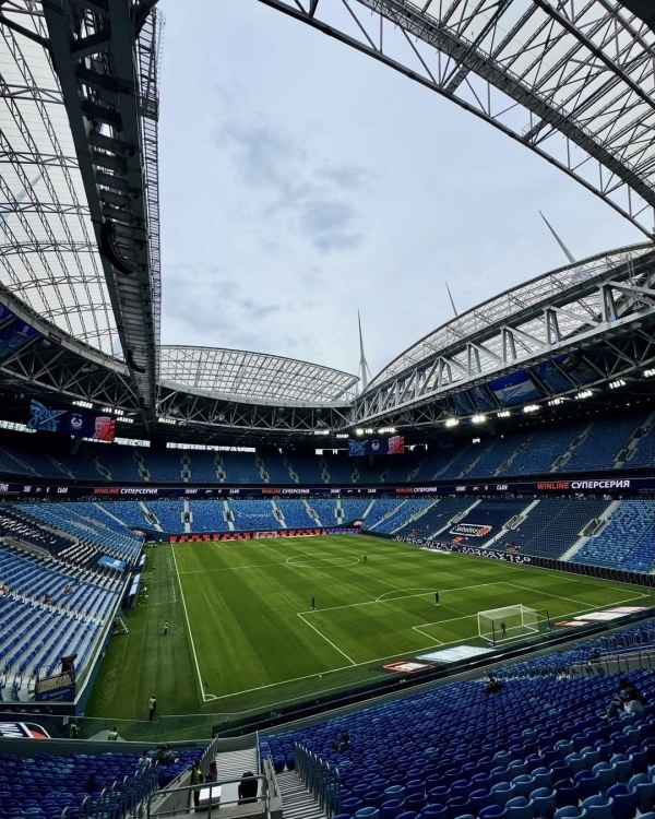 Где познакомиться с интеллигентным мужчиной в Санкт-Петербурге?