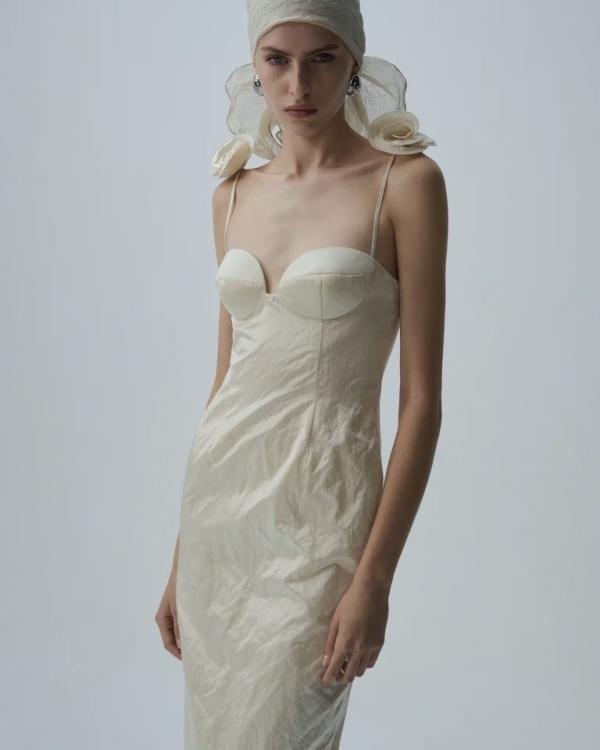 (Не)утомленная солнцем: 30 платьев невесты для свадьбы