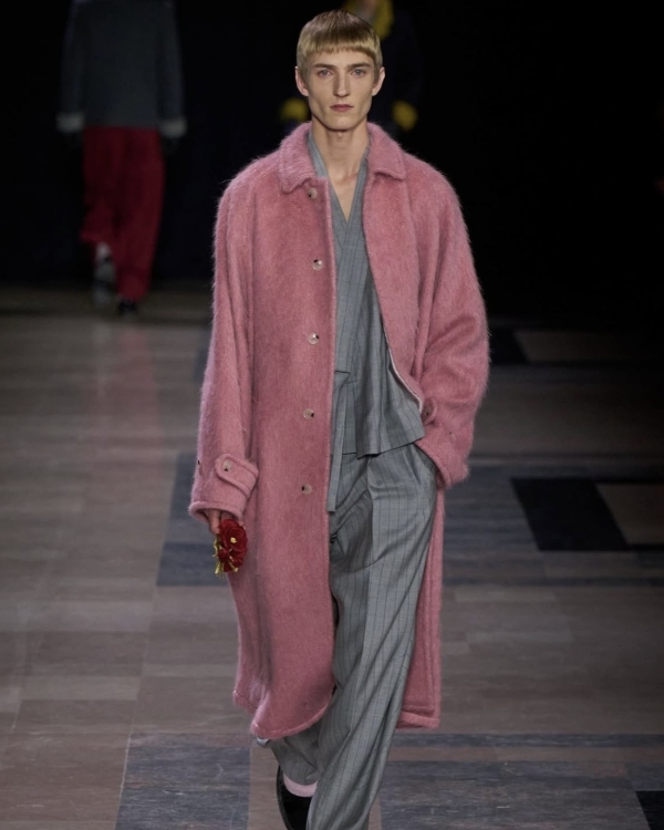 Растрепанный боб и каре: какие стрижки с