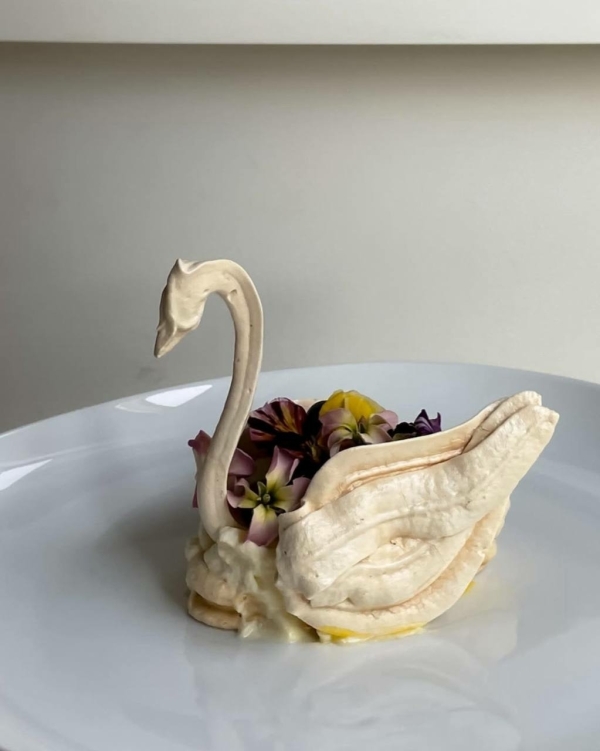 Приплыли. Лебеди в свадебном декоре — трендовая отсылка