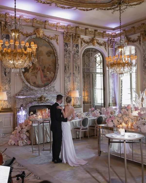 Леони Ханн показала первые кадры с предсвадебного