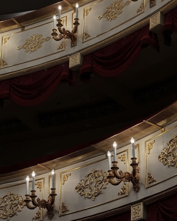 А что, если устроить девичник на экскурсии?