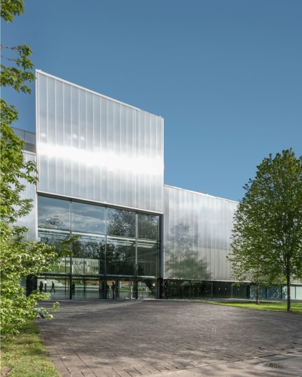 А что, если устроить девичник на экскурсии?