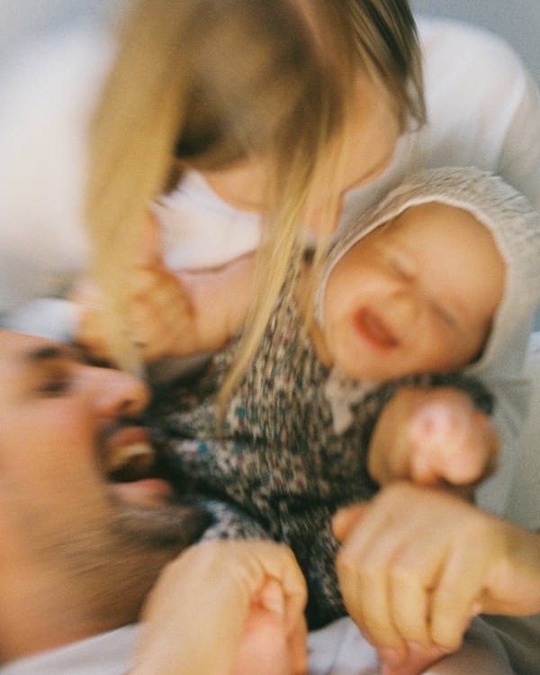 Нужно ли приглашать на свадьбу гостей вместе