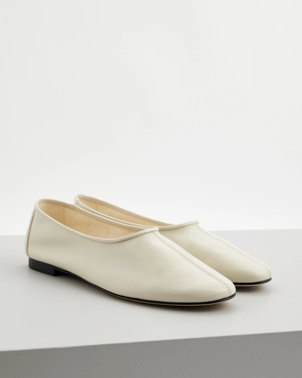 Балетки — лучшая летняя обувь для невесты