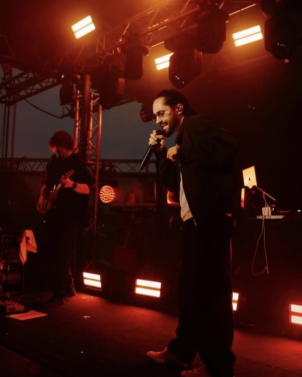 Где познакомиться с интеллигентным мужчиной в Санкт-Петербурге?