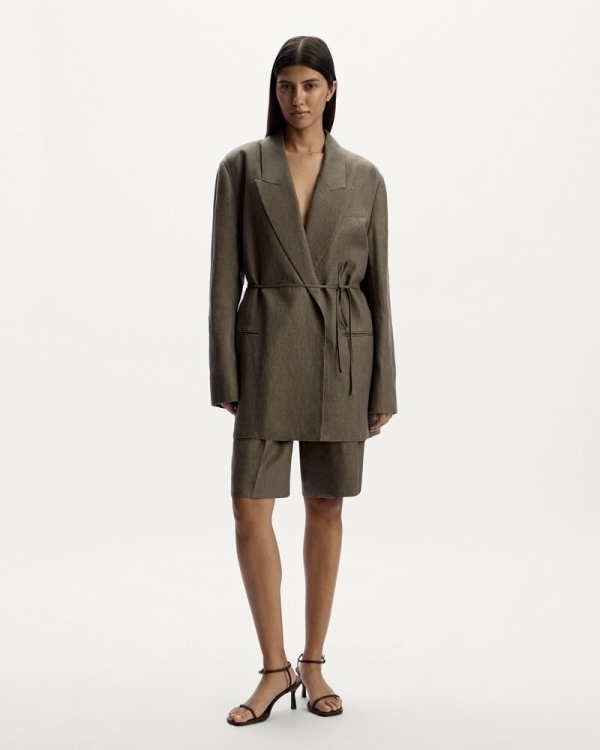 Что надеть на свадьбу гостю, чтобы не