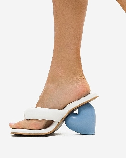 Где найти босоножки для свадебного образа?