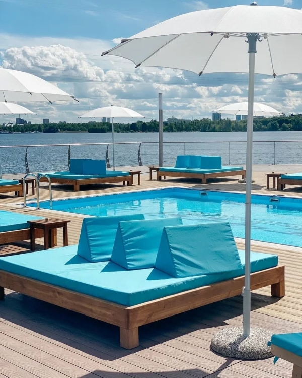 Лучшие пляжные клубы Москвы, где можно отпраздновать