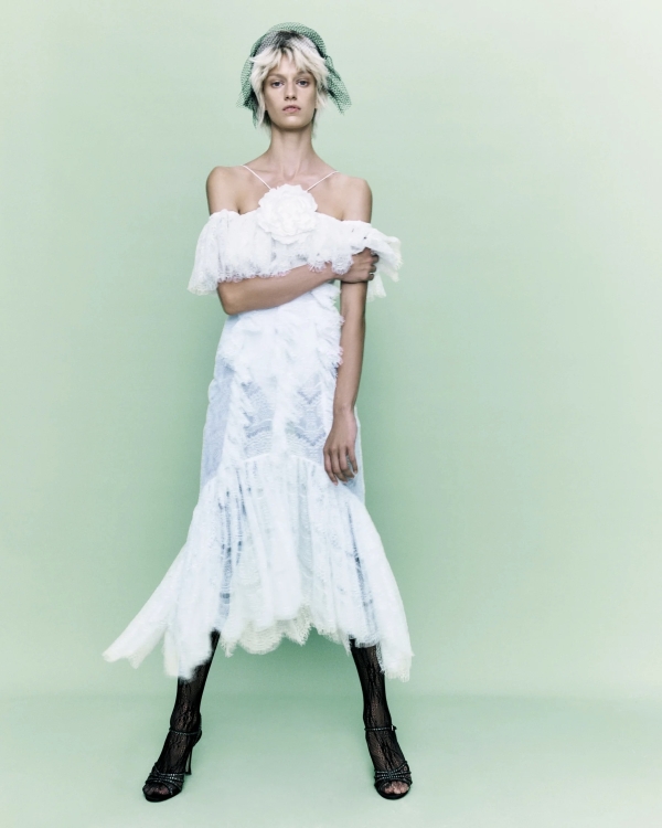 Тренд на прозрачность создан для жаркой погоды.