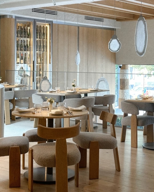 «Украденные поцелуи» в «Стрелке», выставка, вдохновленная одуванчиками,