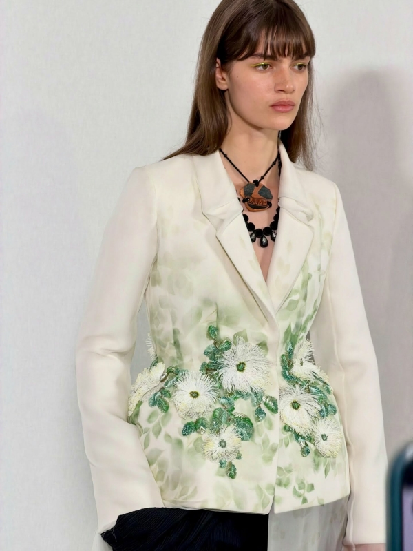 Чем запомнился показ Dior на Неделе высокой