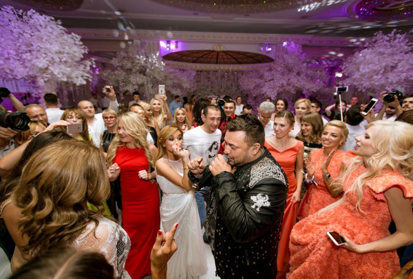 Звездный путь агентства SvadBerry: хронология свадеб знаменитостей